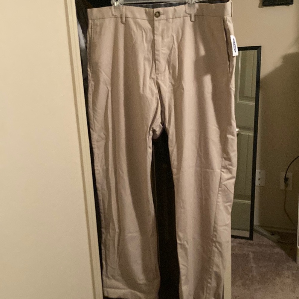 Old Navy Men’s Kaki Dress Pants